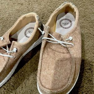 Hey Dude casual slip on shoes